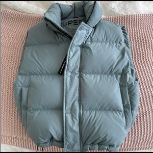 Aritzia Super Puff Shorty XXS